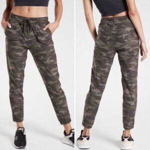 ATHLETA Farallon Camo Jogger Pant 8 Camouflage Elastic Waist Pockets 452893